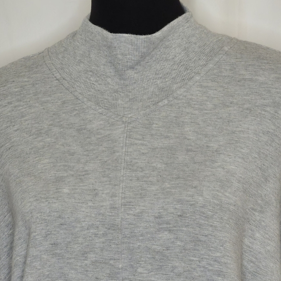 Athleta Appolo Crewneck Plush Nirvana Sweatshirt Hidden Pleat Pockets - Size M - Picture 8 of 15